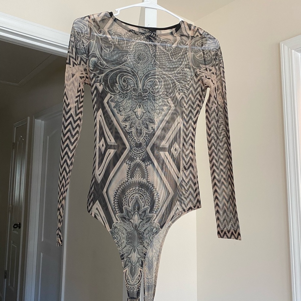 Black and white design bodysuit